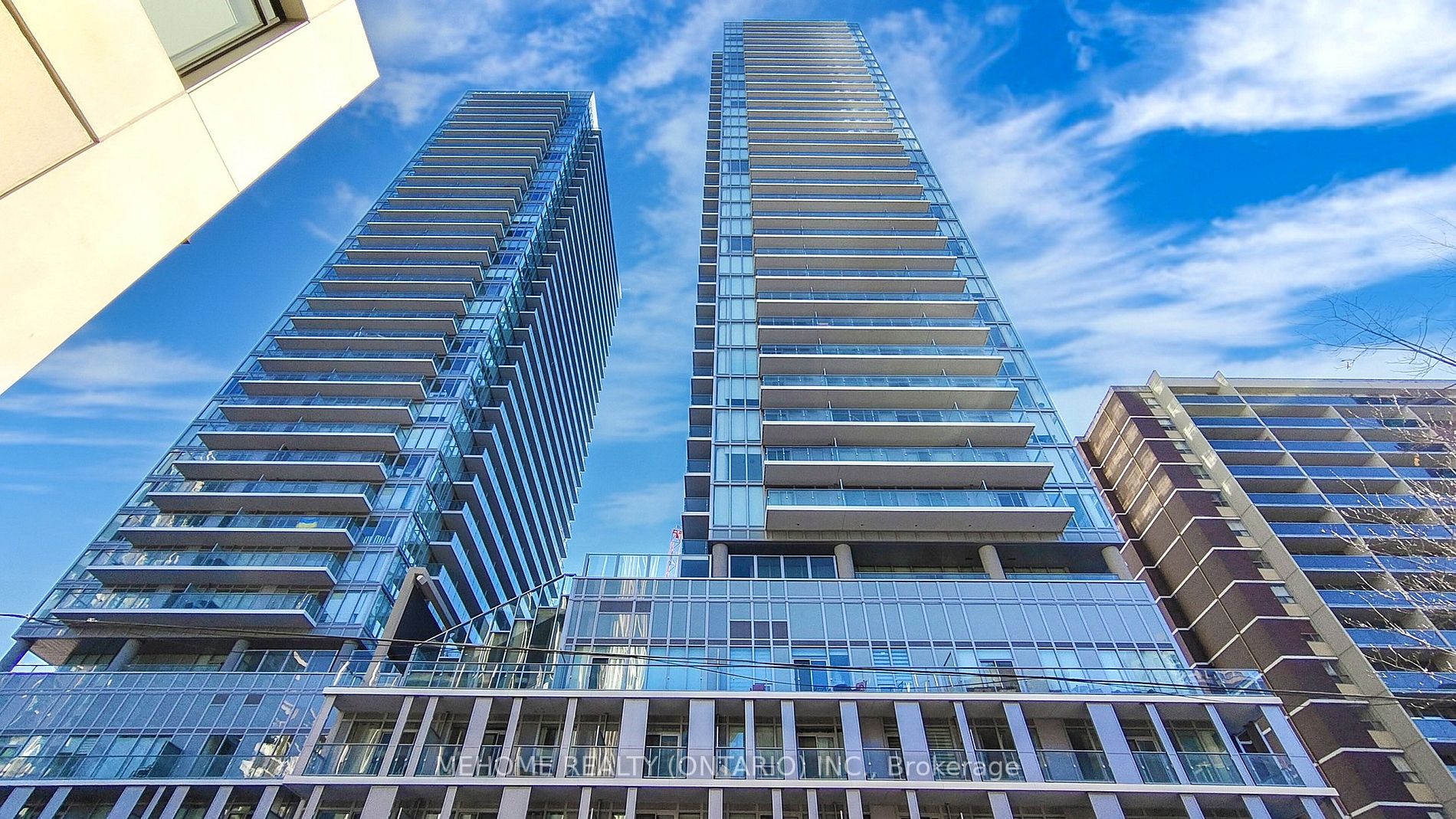 99 Broadway Ave, #3512