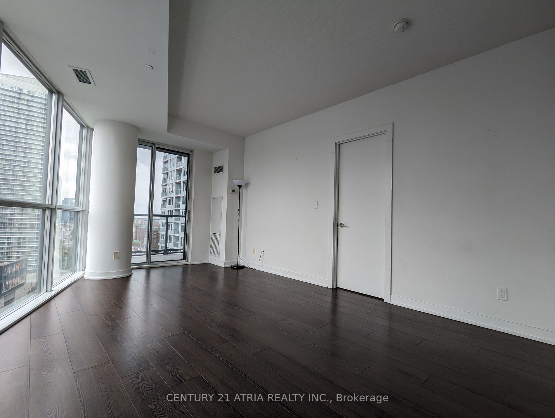 20 Bruyeres Mews, #1805