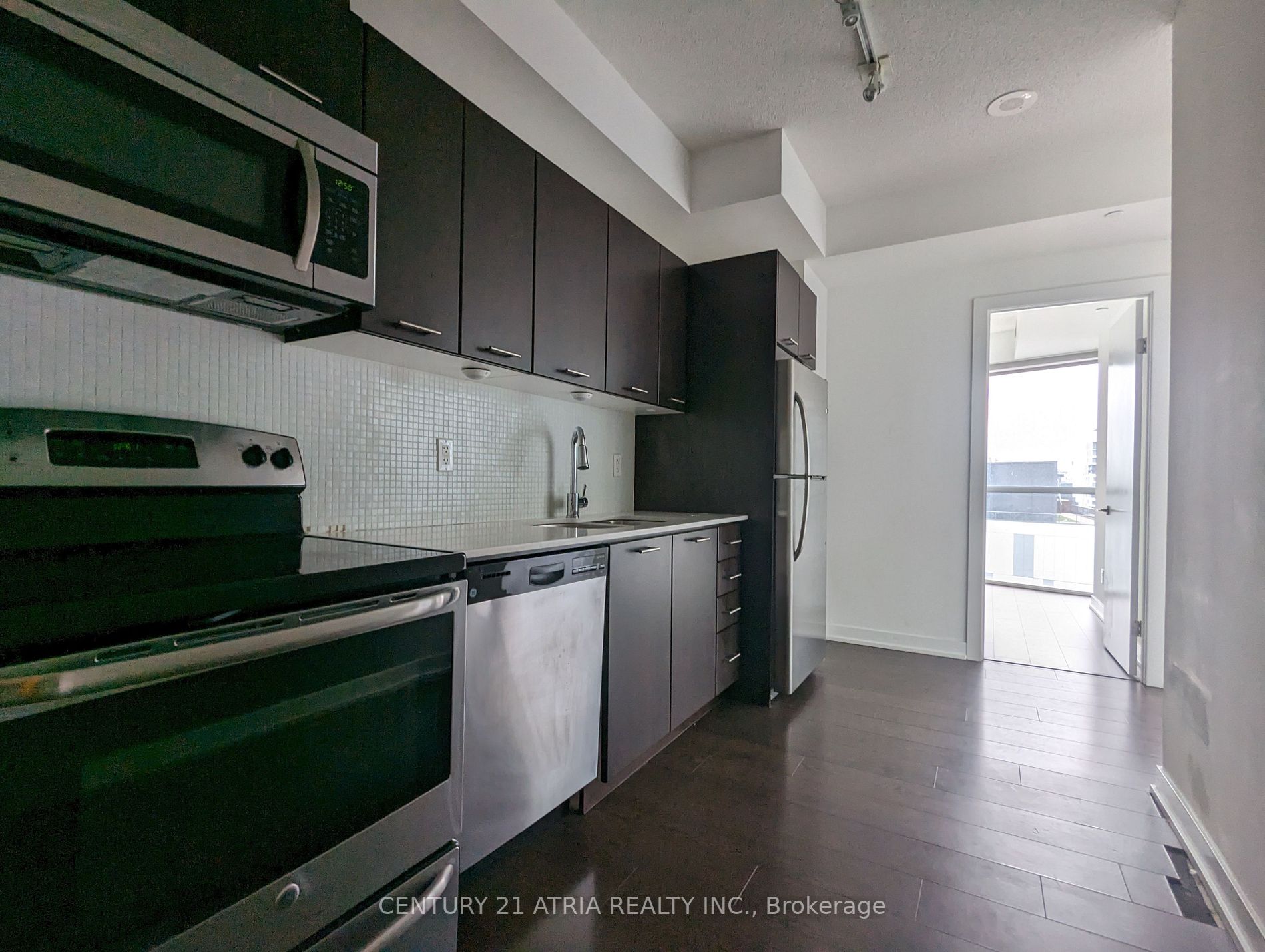 20 Bruyeres Mews, #1805