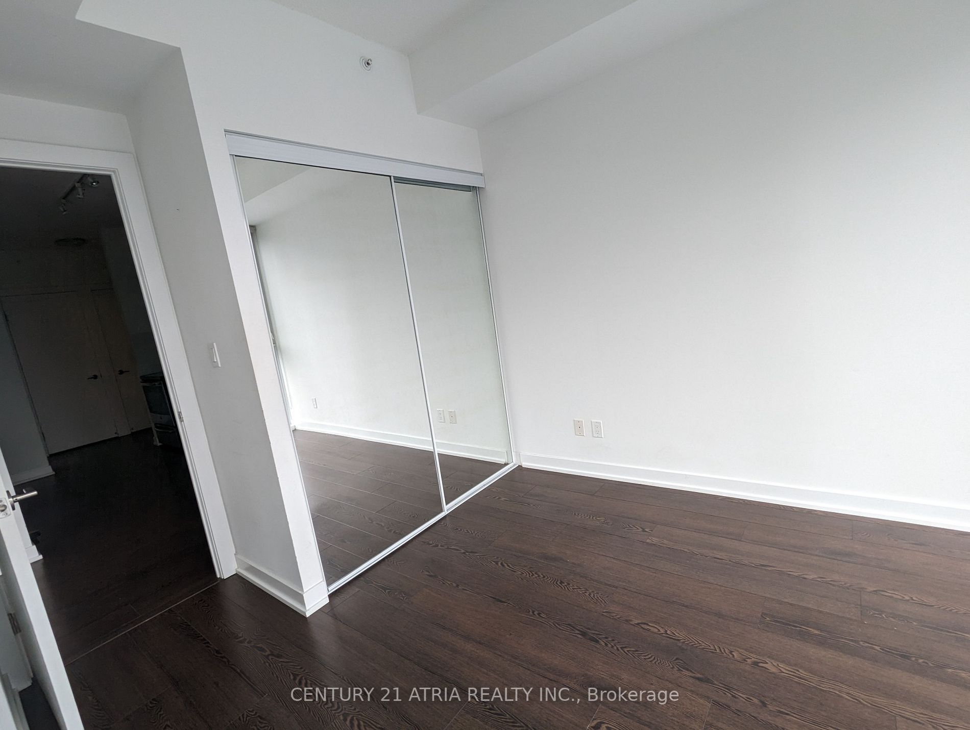 20 Bruyeres Mews, #1805