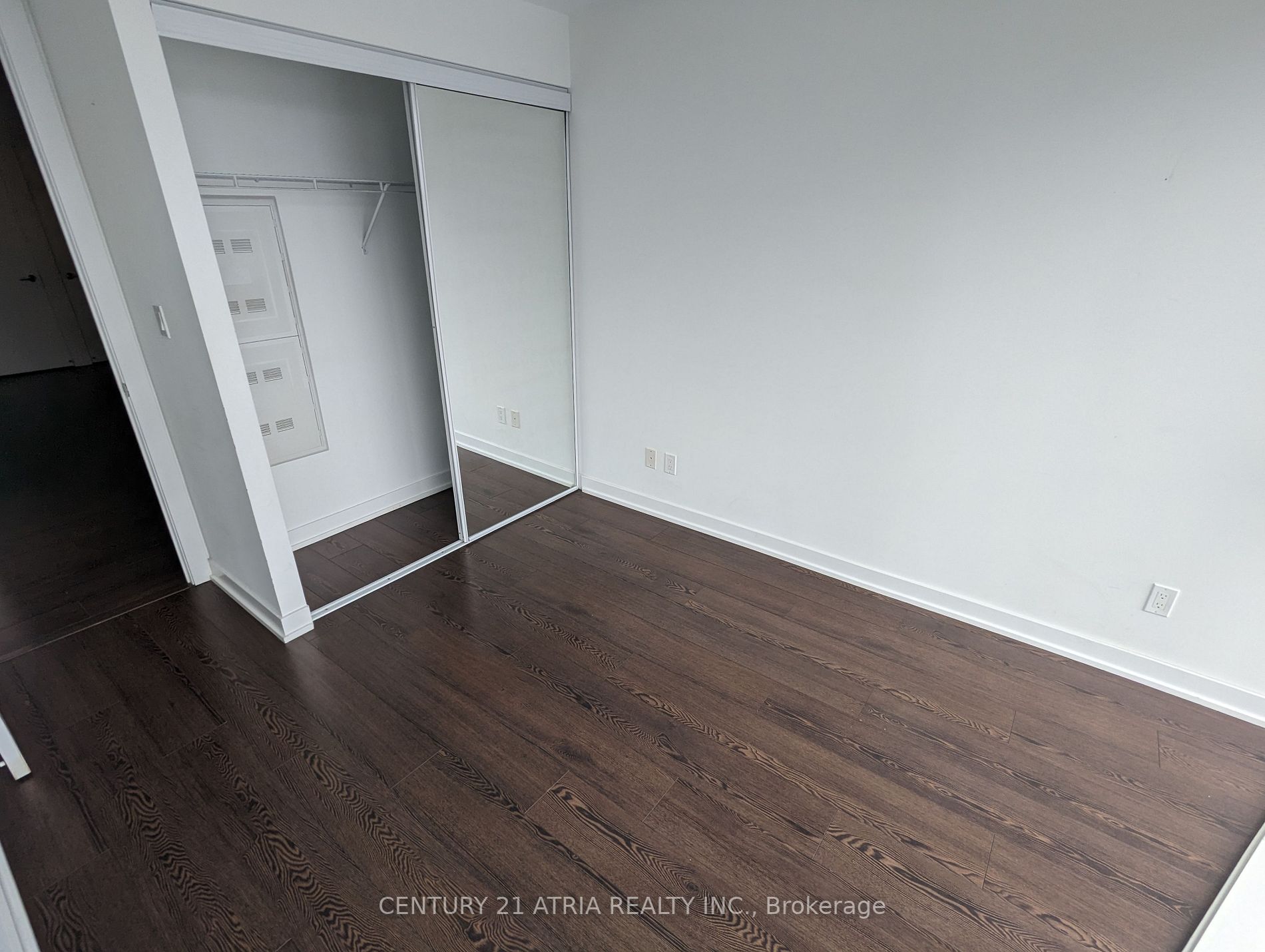 20 Bruyeres Mews, #1805