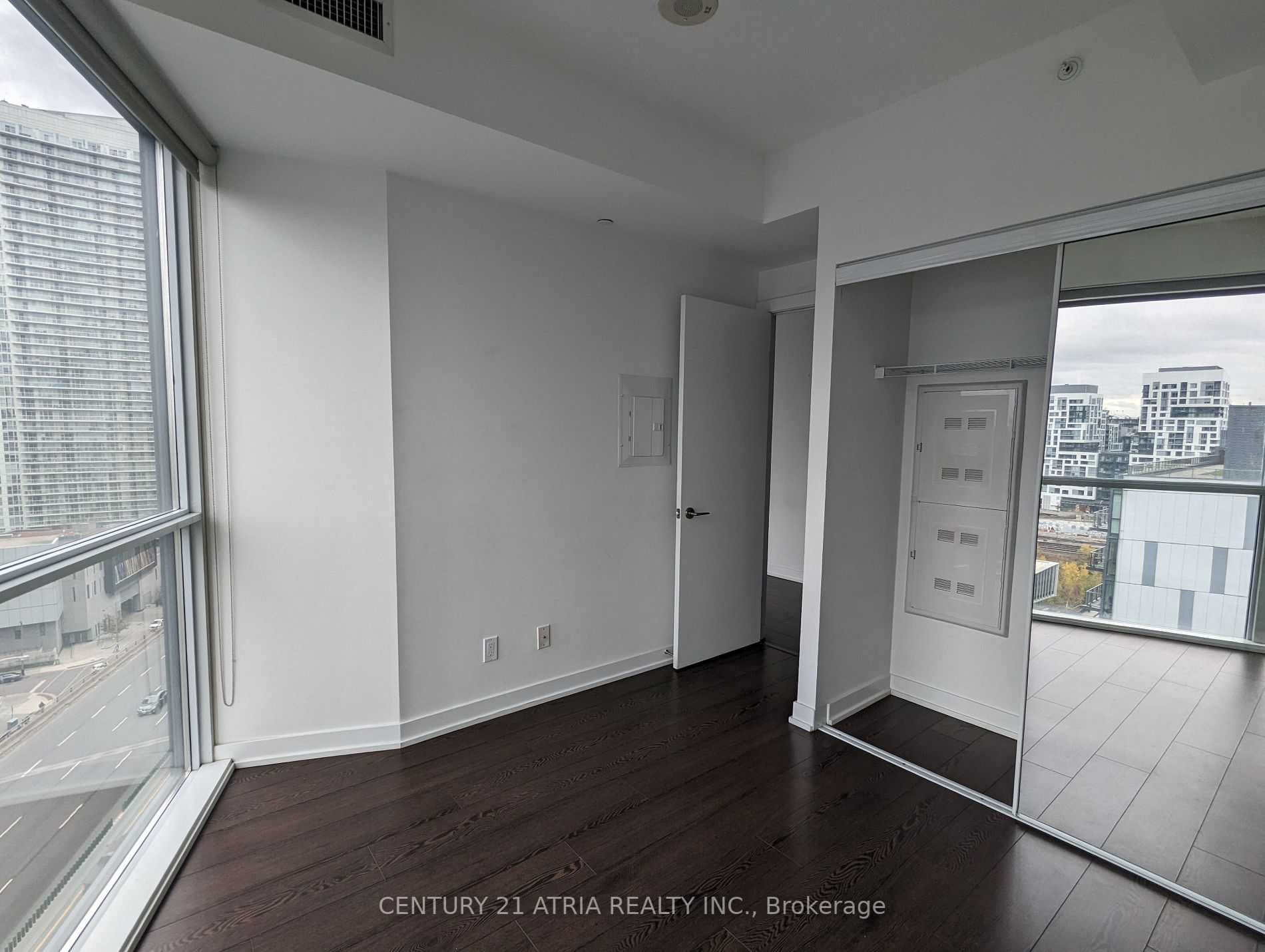 20 Bruyeres Mews, #1805