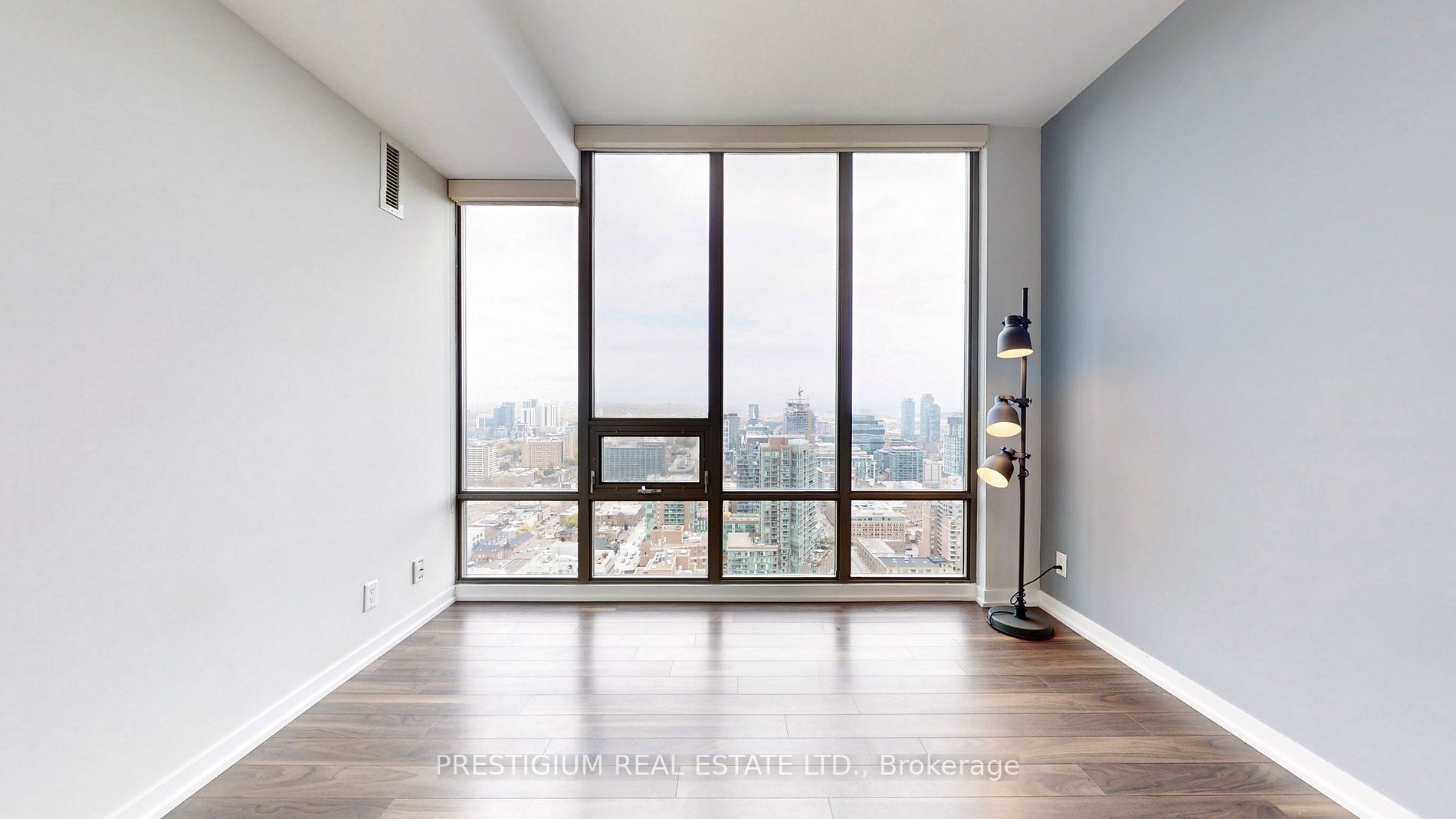 33 Lombard St, #3504
