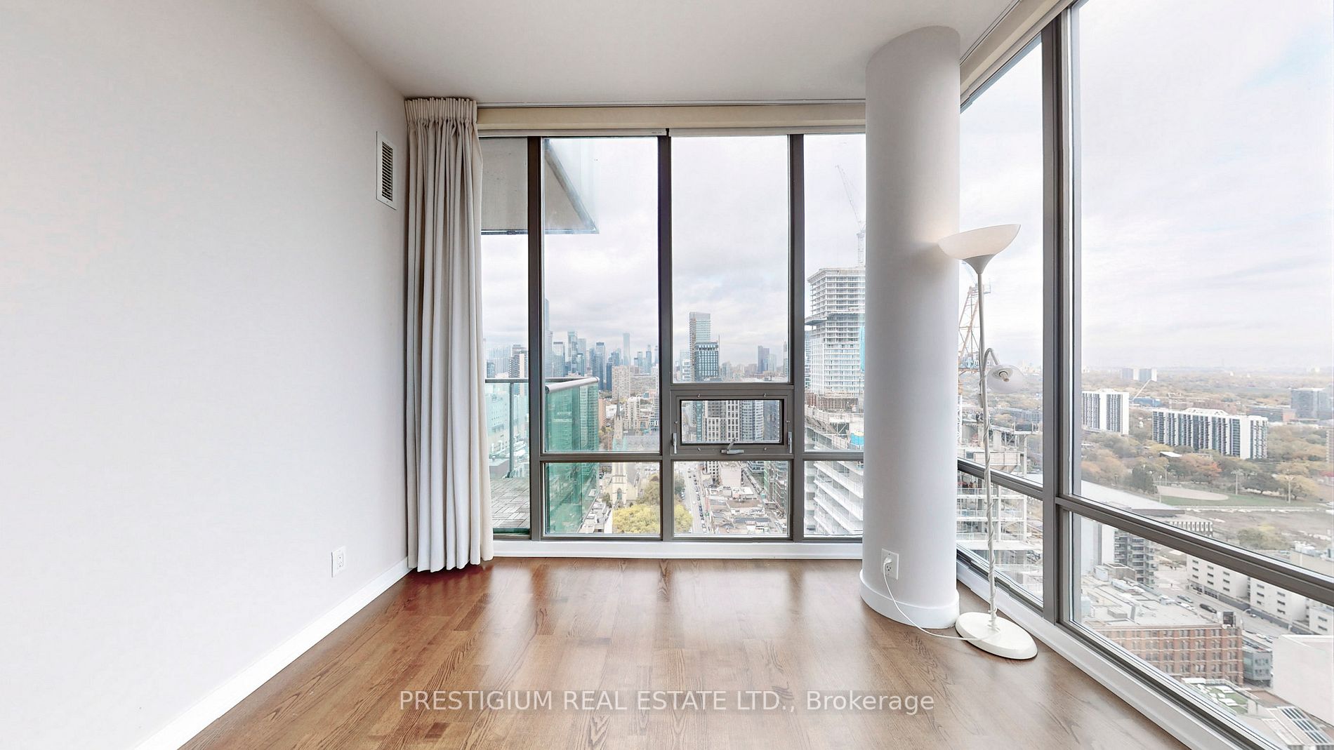33 Lombard St, #3504