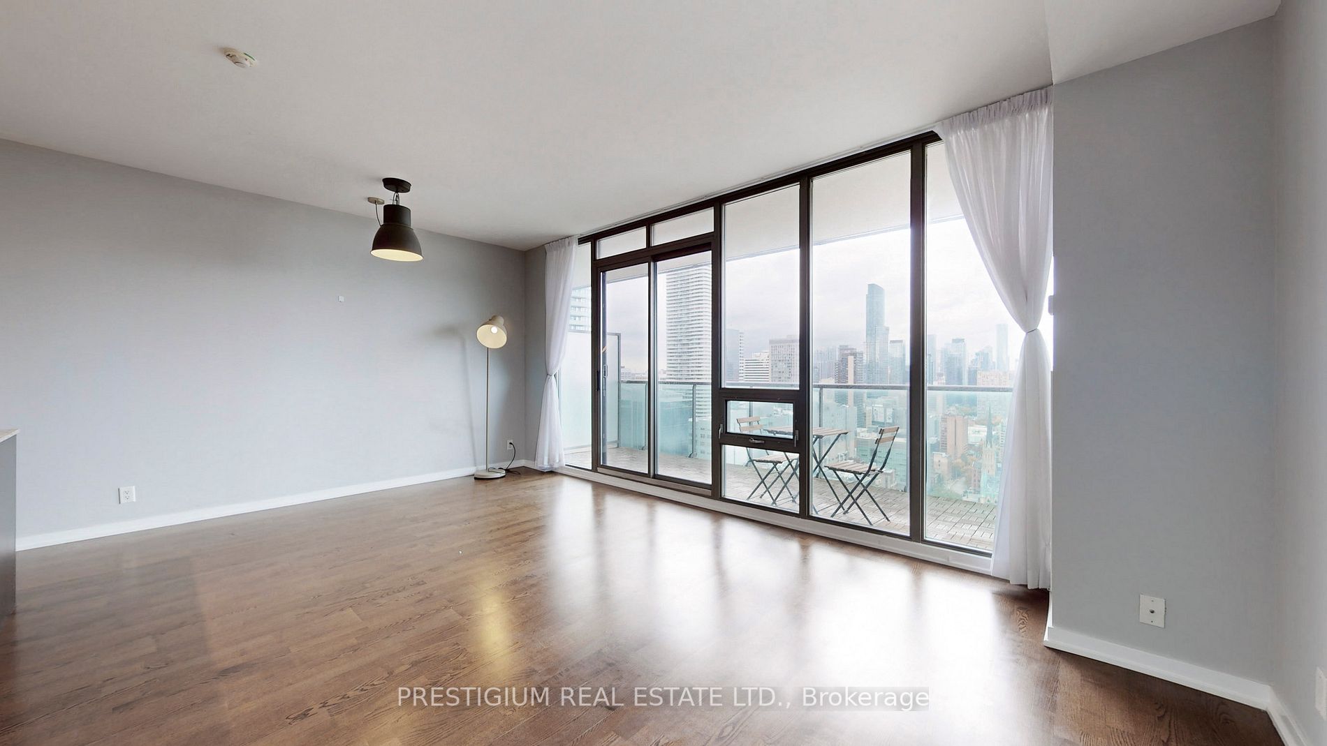33 Lombard St, #3504