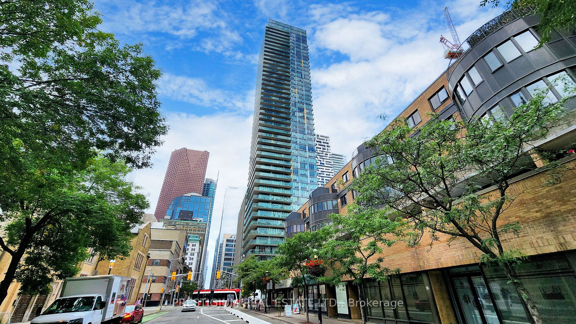 33 Lombard St, #3504