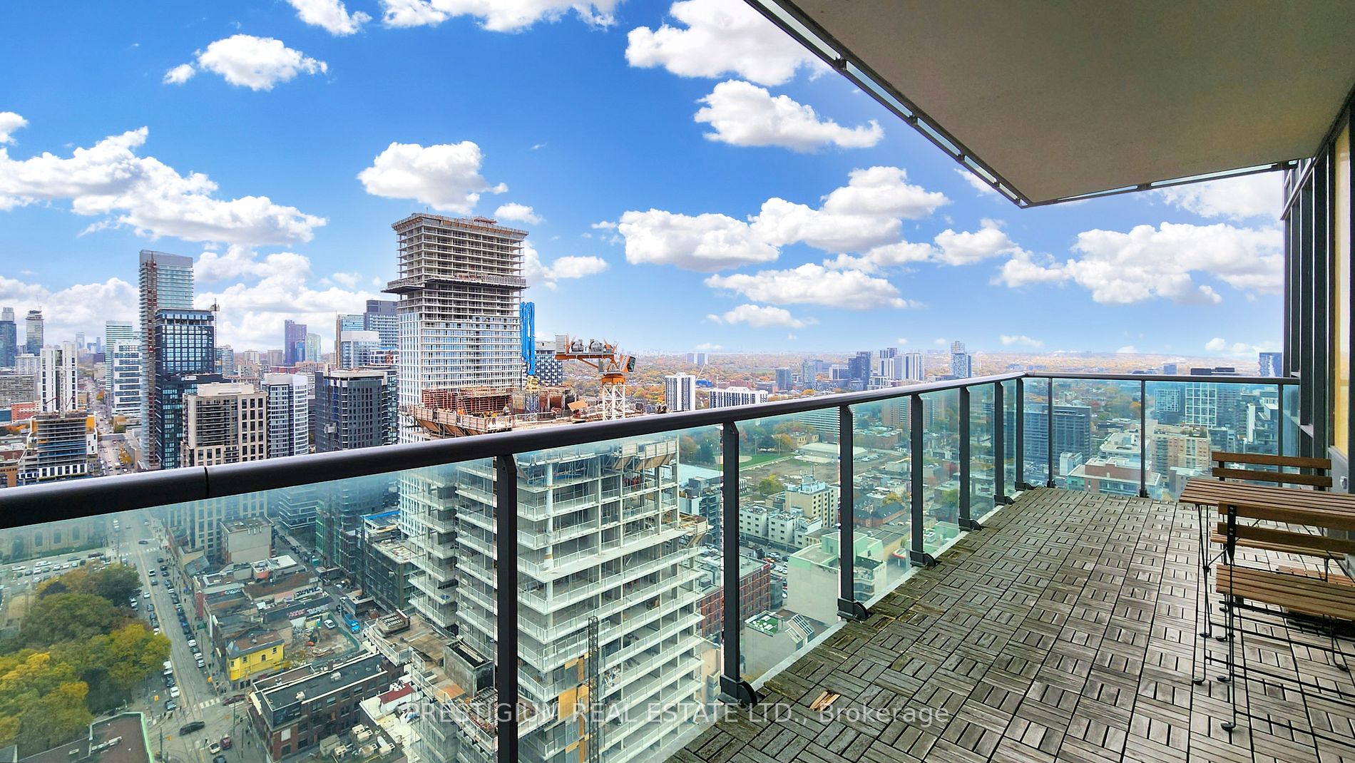 33 Lombard St, #3504