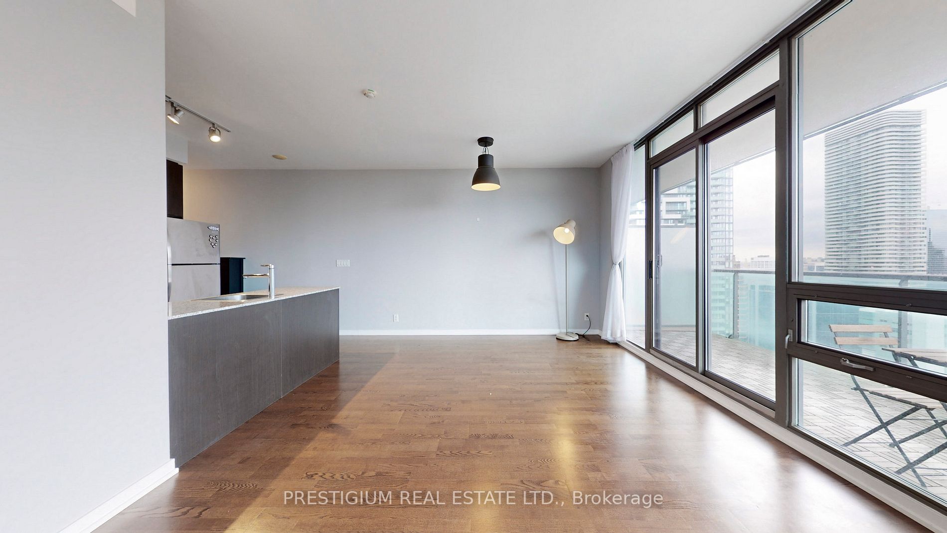 33 Lombard St, #3504