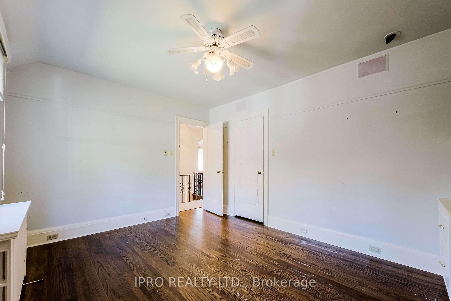 599 Spadina Rd