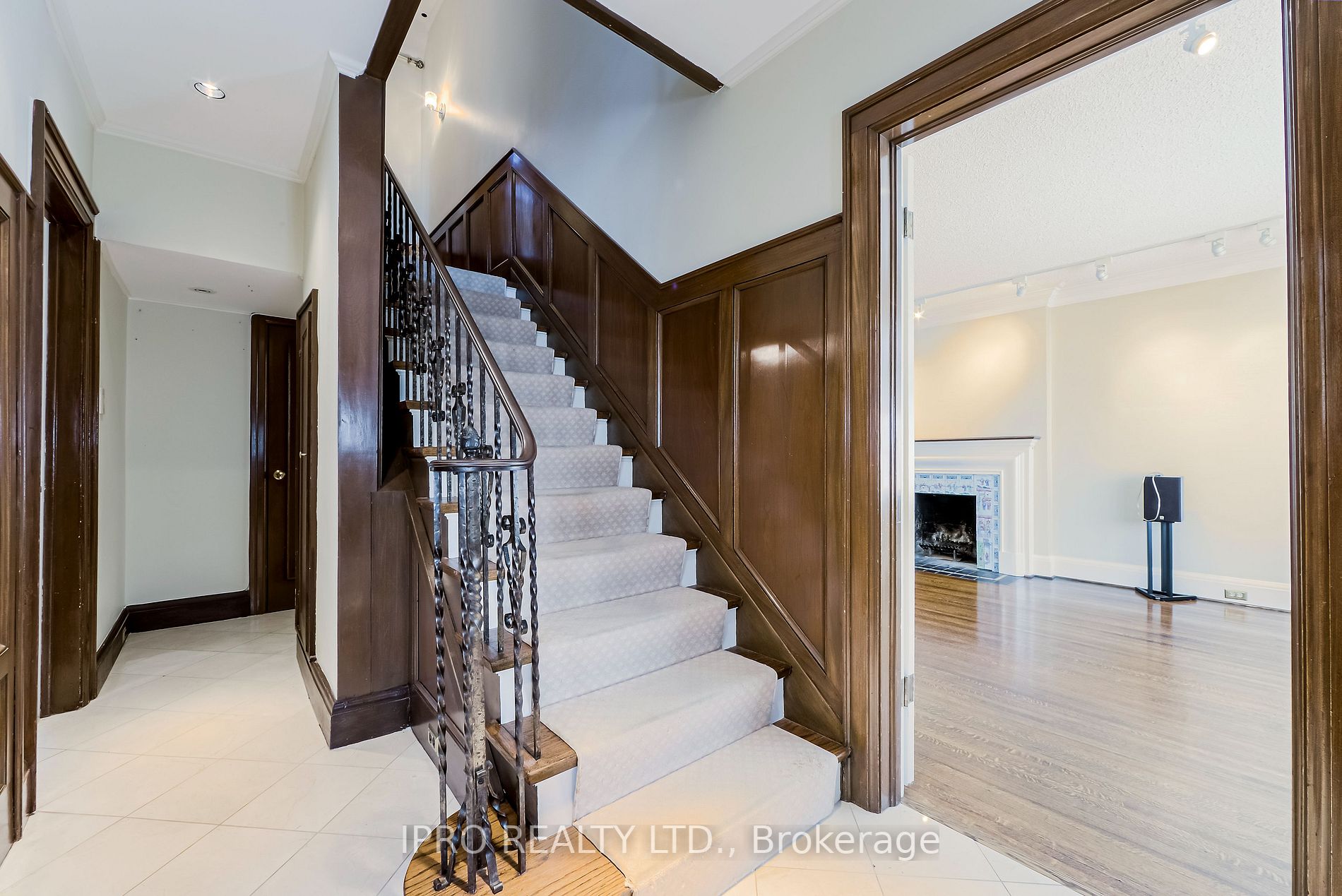 599 Spadina Rd