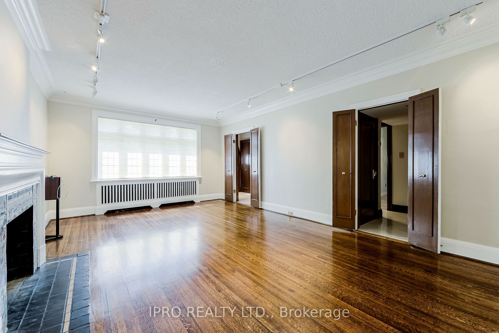 599 Spadina Rd