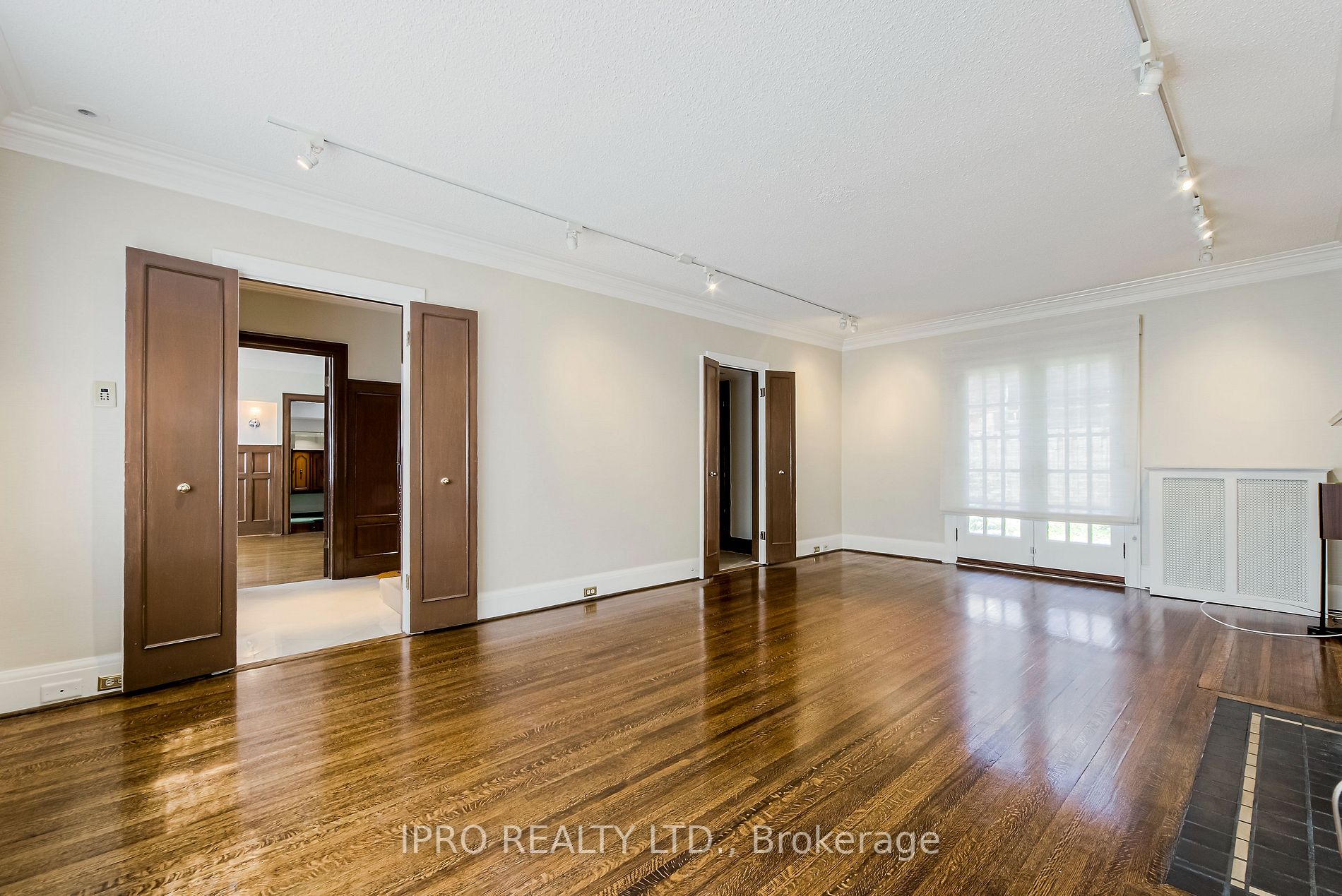 599 Spadina Rd