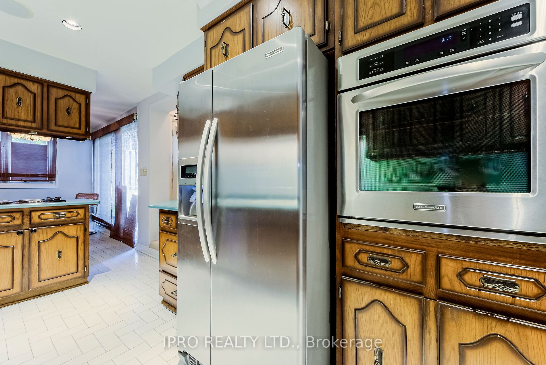 599 Spadina Rd