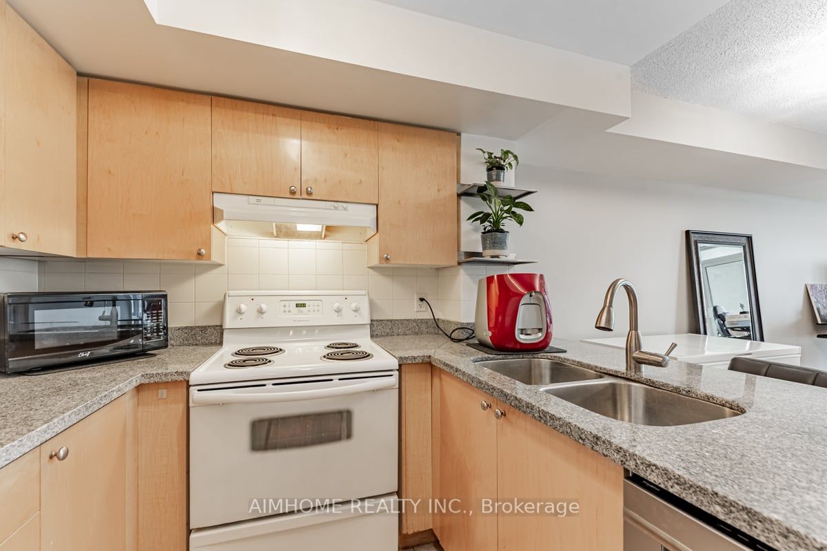 17 Barberry Pl, #1205