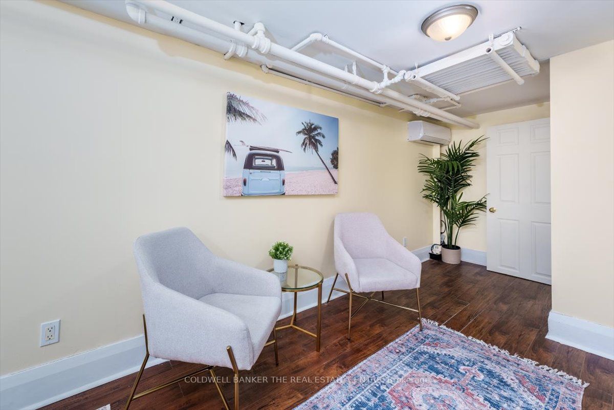 93 Douglas Cres, #93B