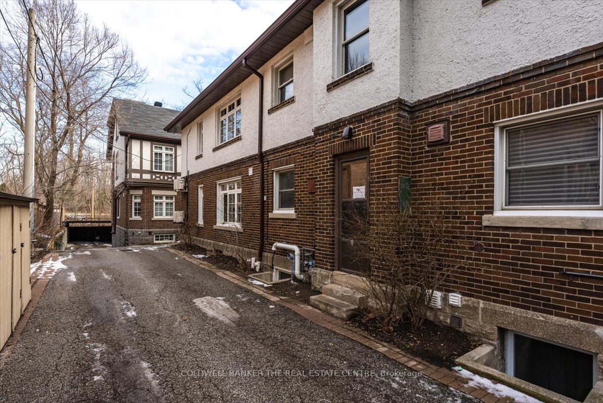 93 Douglas Cres, #93B