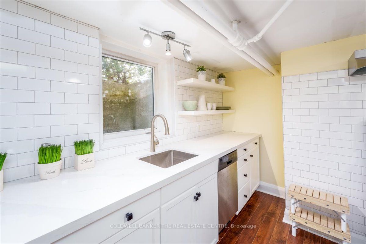 93 Douglas Cres, #93B