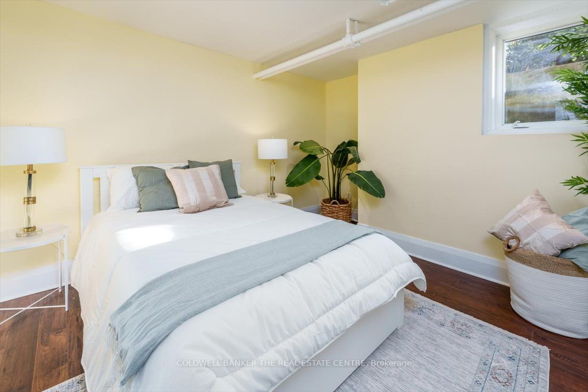 93 Douglas Cres, #93B