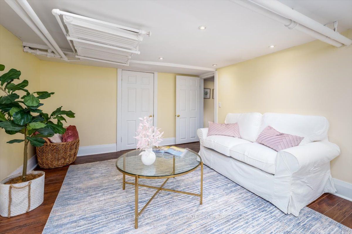 93 Douglas Cres, #93B