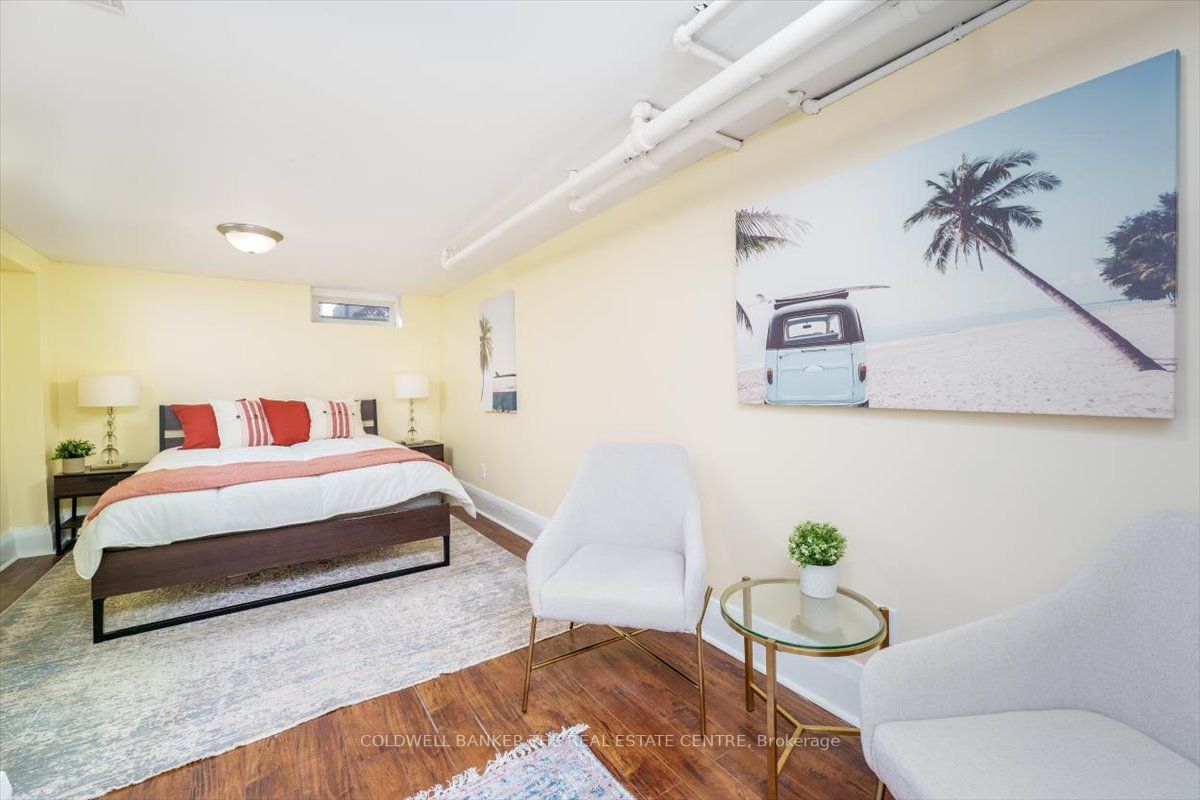93 Douglas Cres, #93B