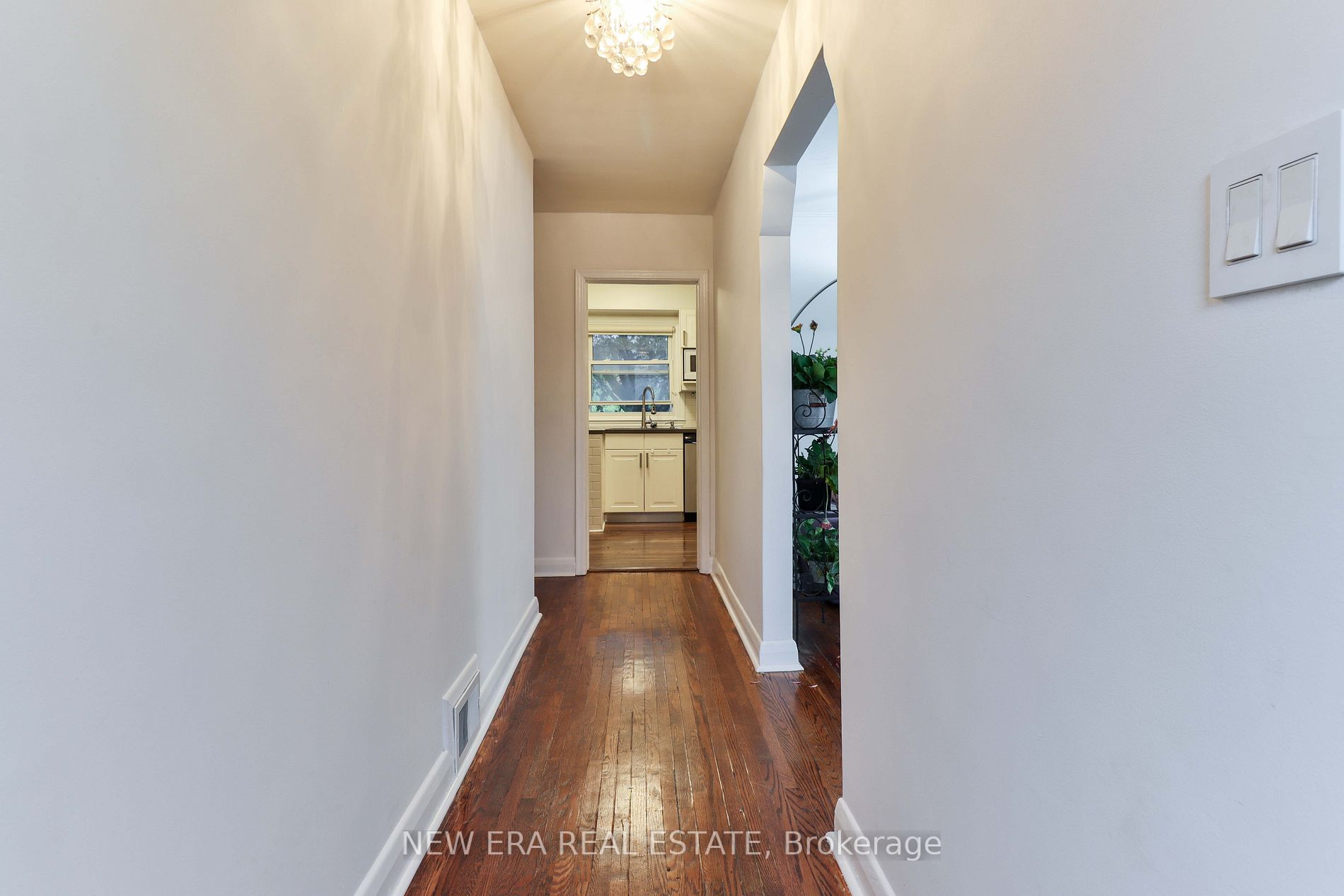 305 Waterloo Ave