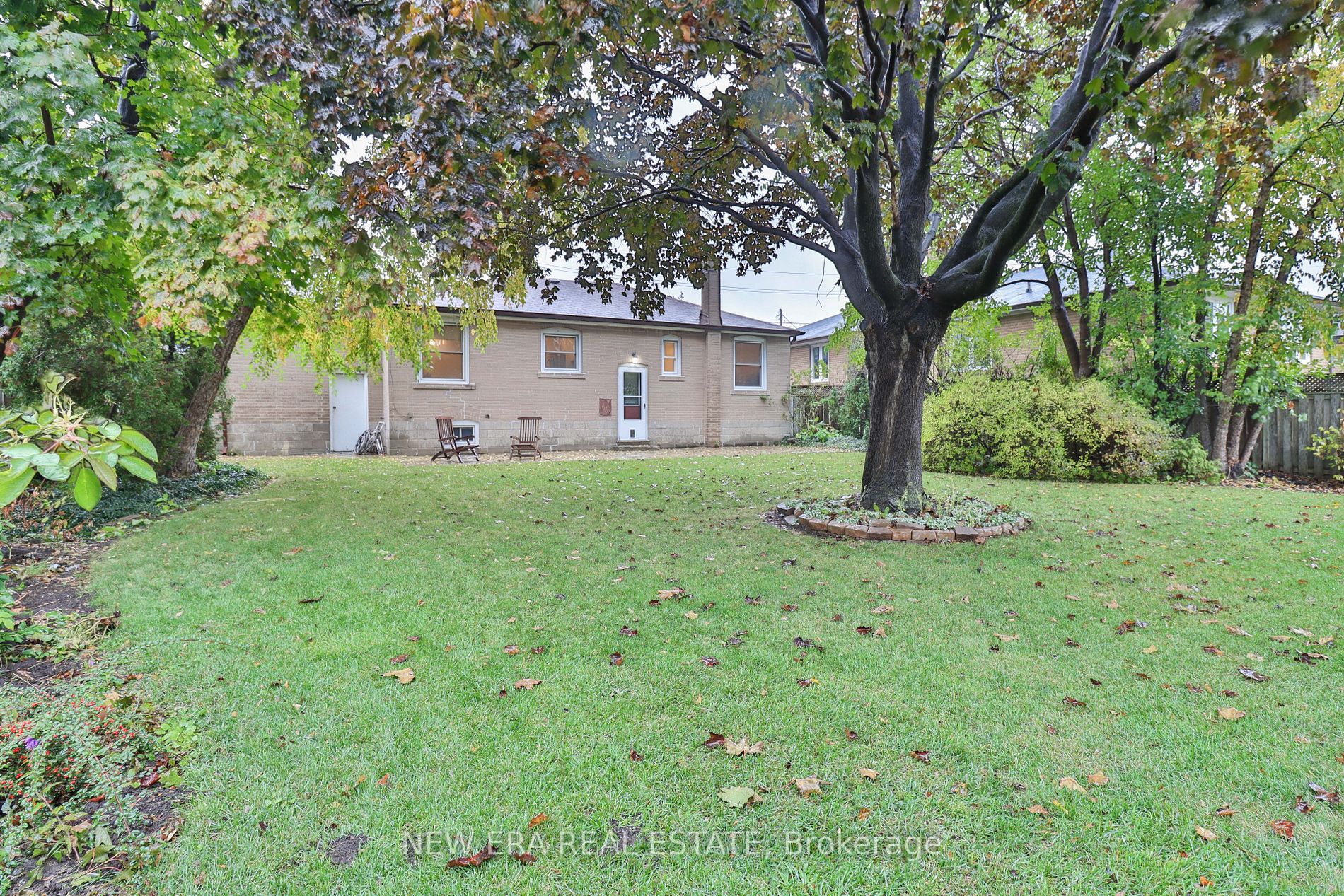 305 Waterloo Ave