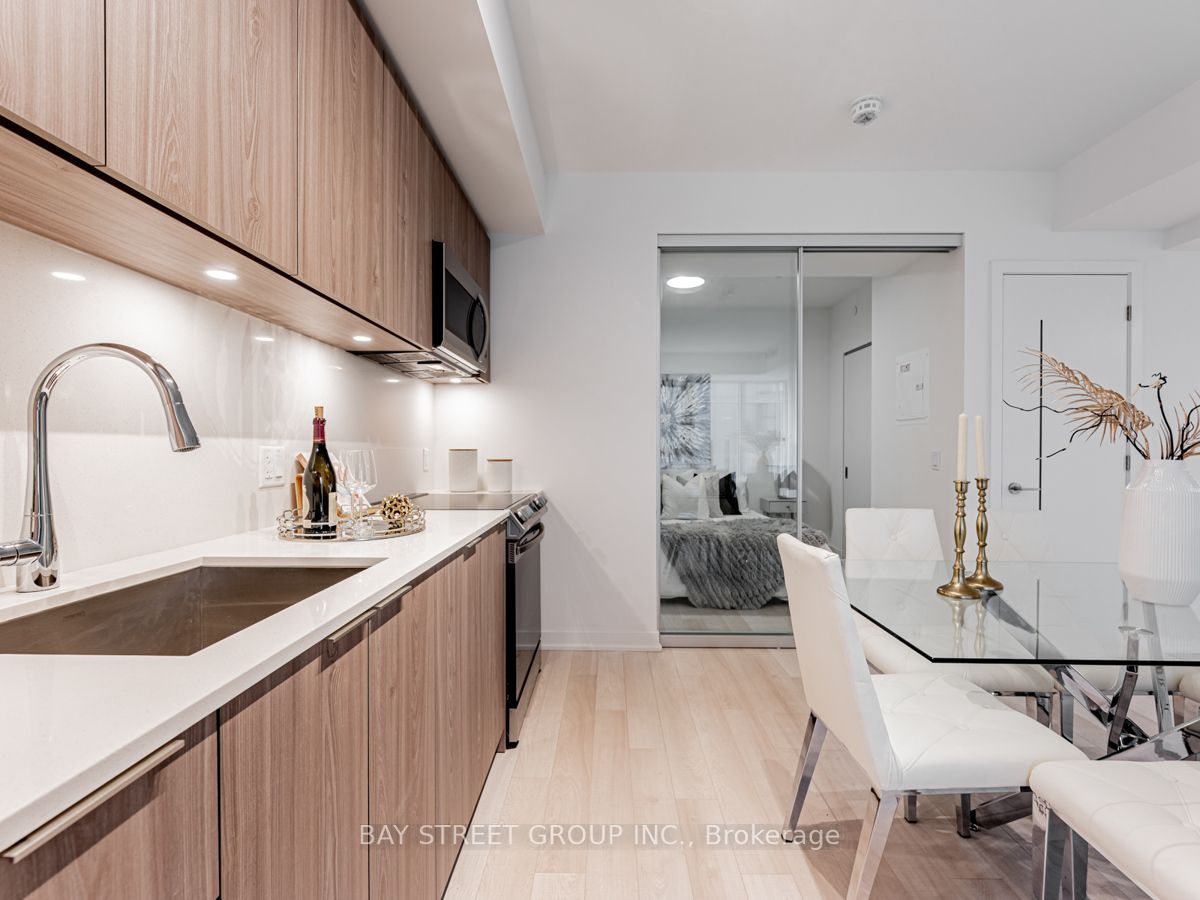357 King St W, #1409