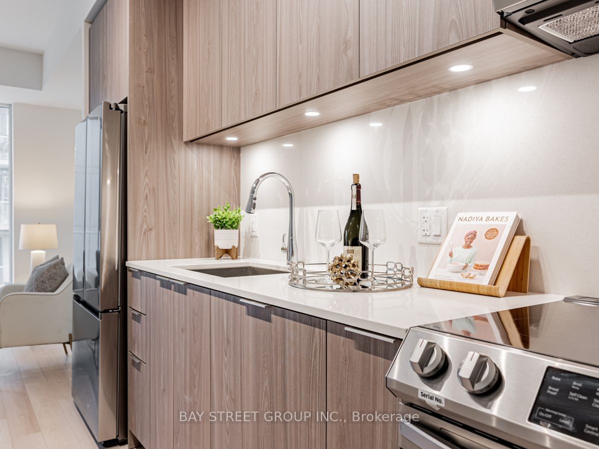 357 King St W, #1409