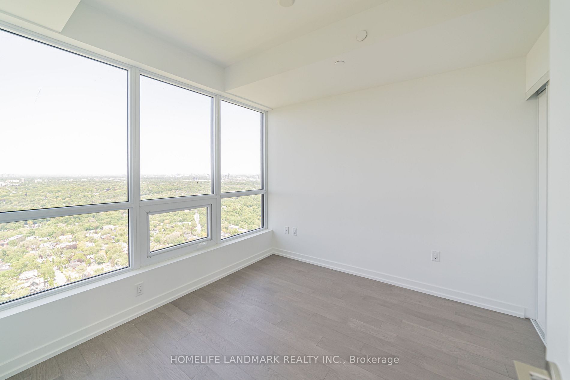 395 Bloor St E, #5104