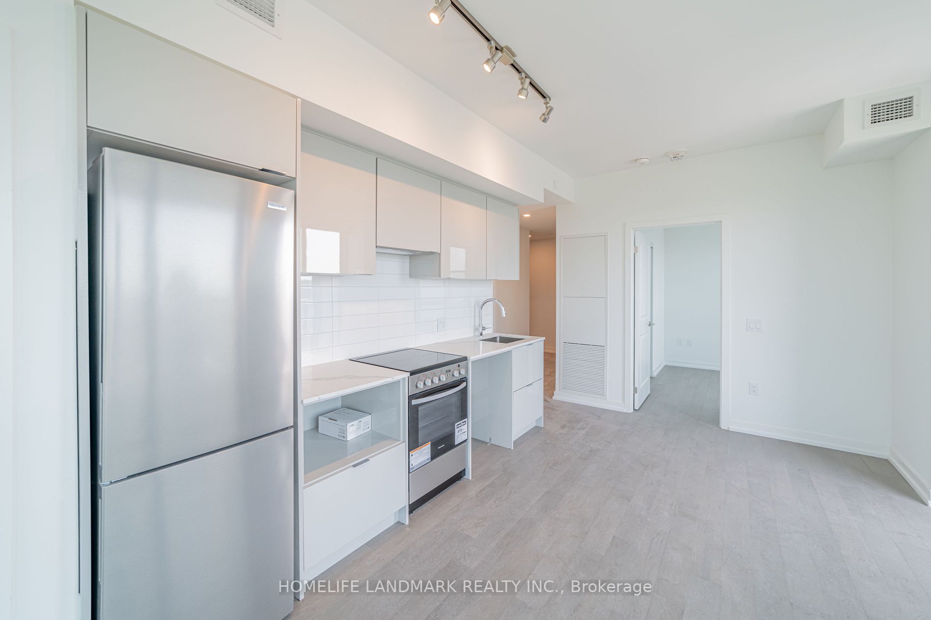 395 Bloor St E, #5104