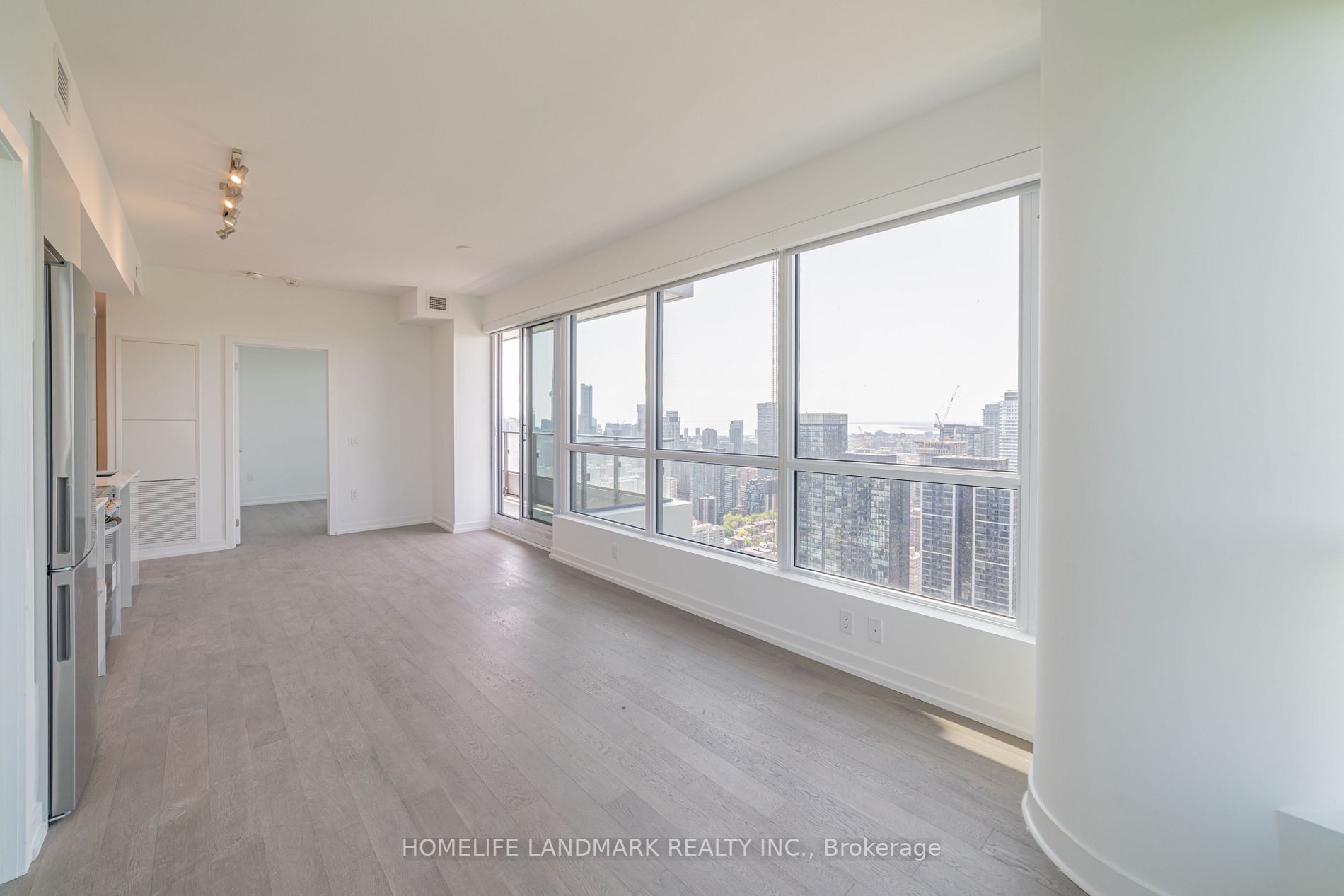 395 Bloor St E, #5104