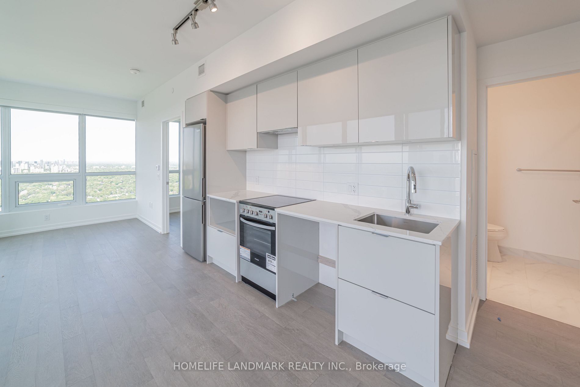 395 Bloor St E, #5104