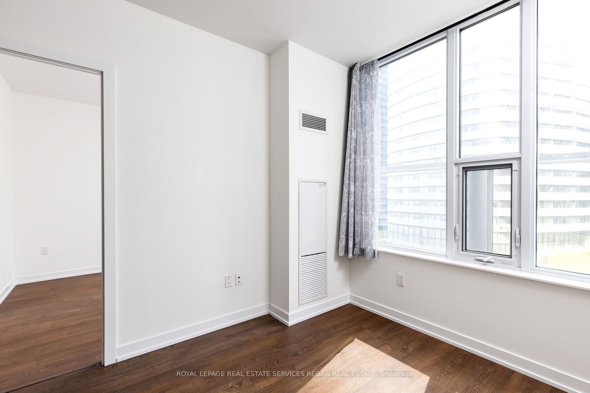 10 York St, #801