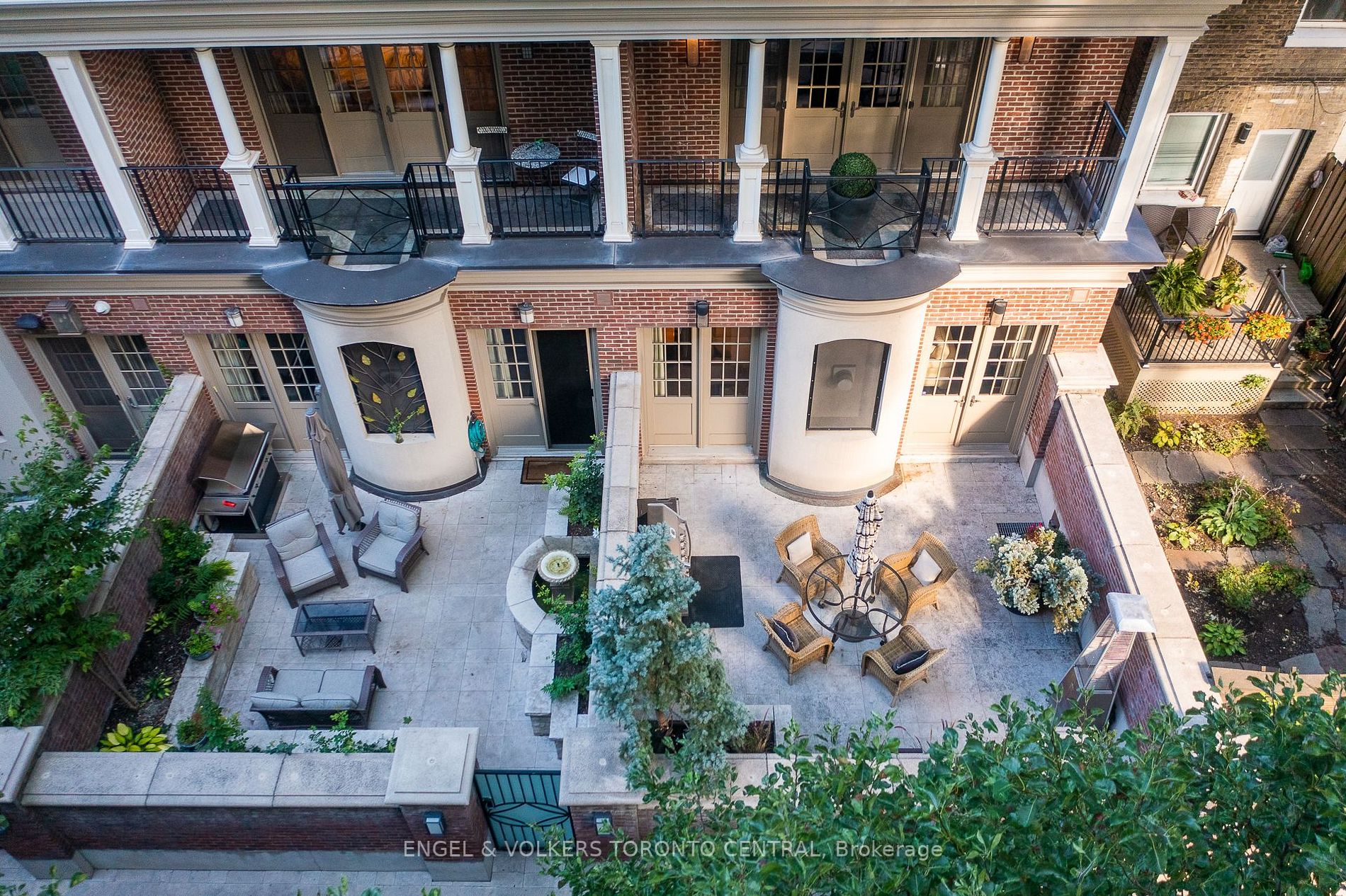 109 Scollard St