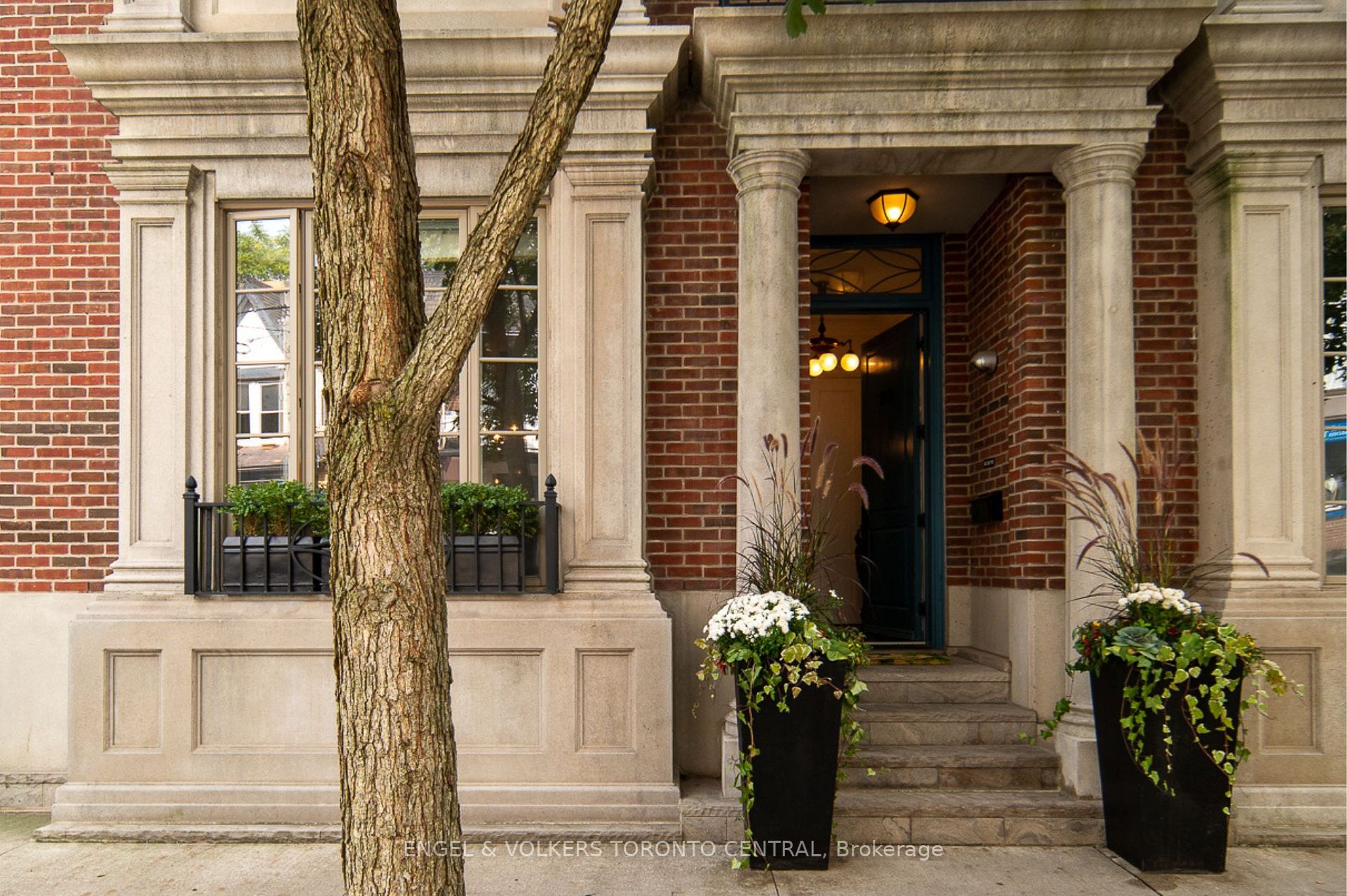 109 Scollard St