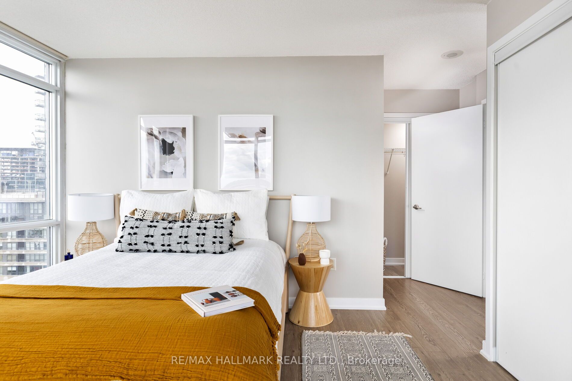 15 Fort York Blvd, #1512
