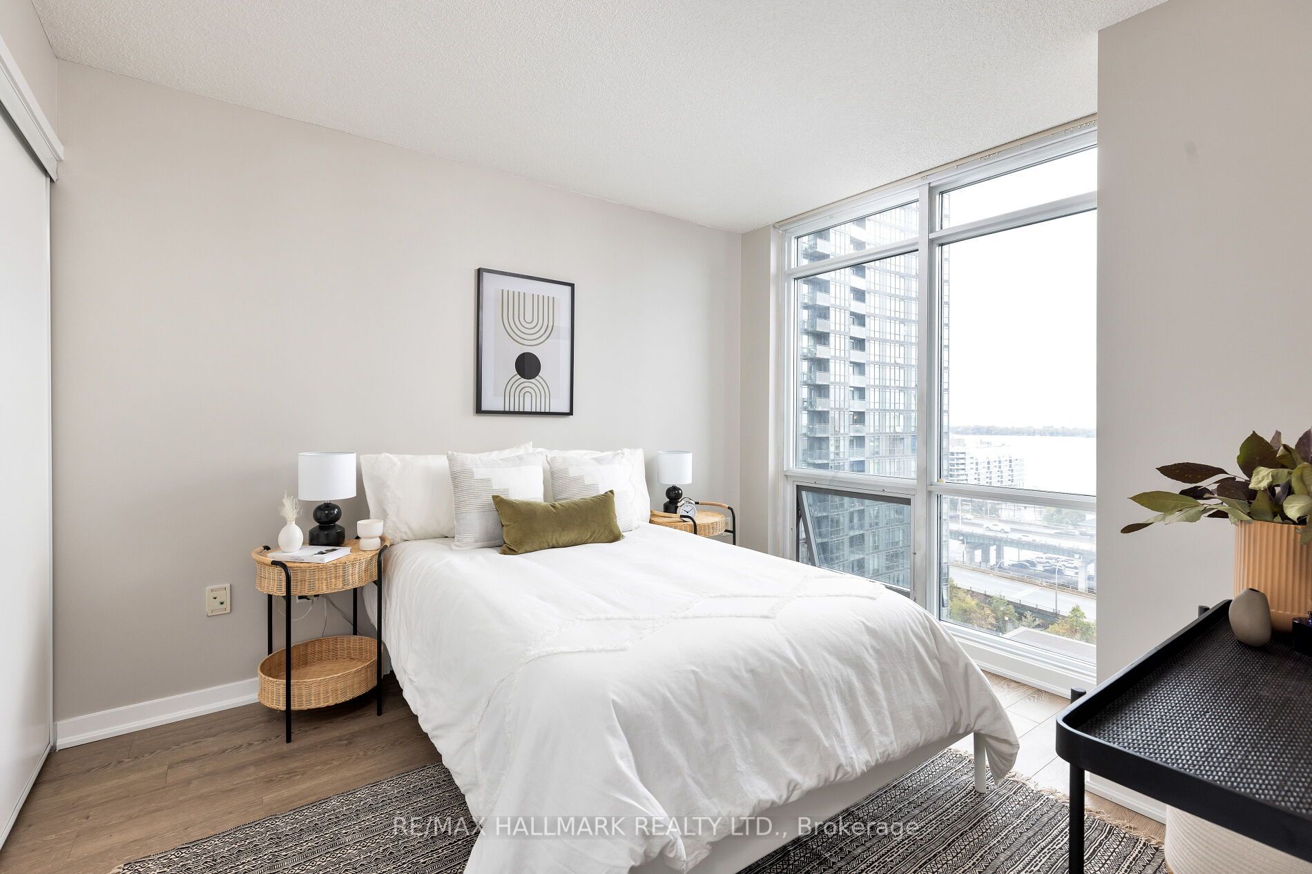 15 Fort York Blvd, #1512