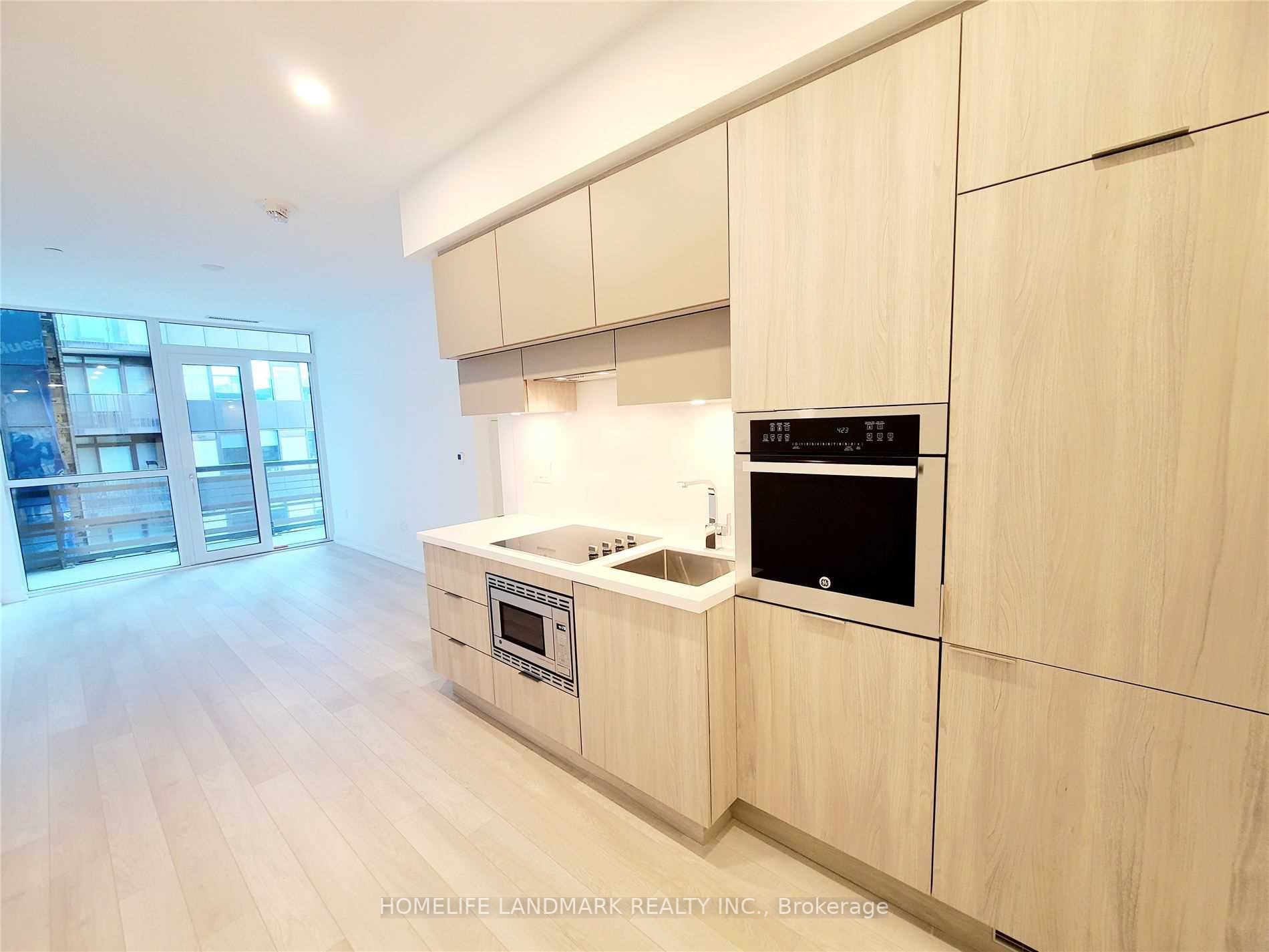 39 Roehampton Ave, ##410
