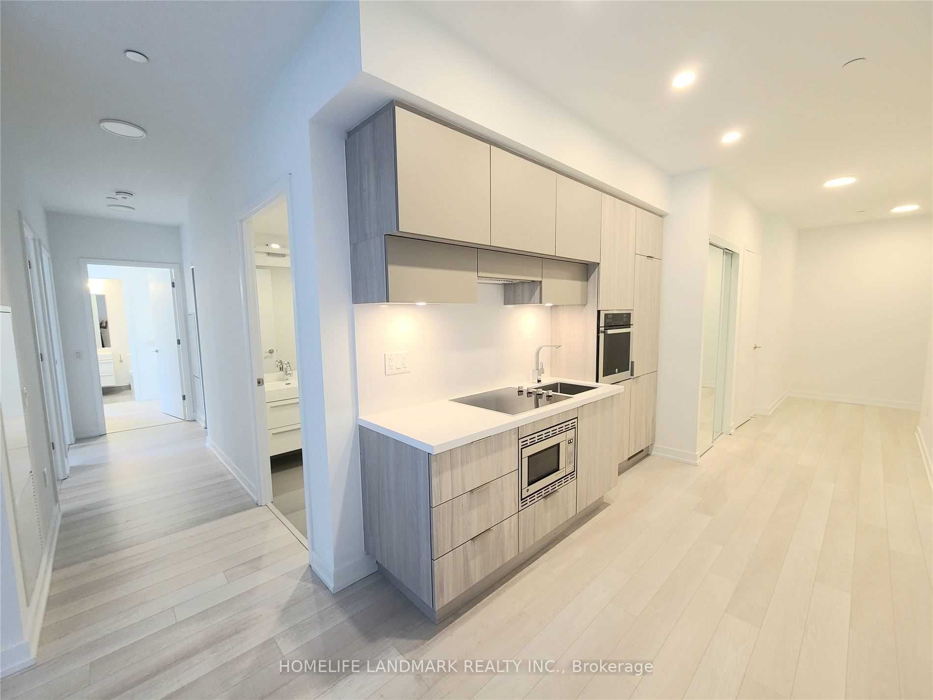 39 Roehampton Ave, ##410