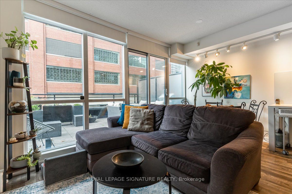 38 Dan Leckie Way, #223