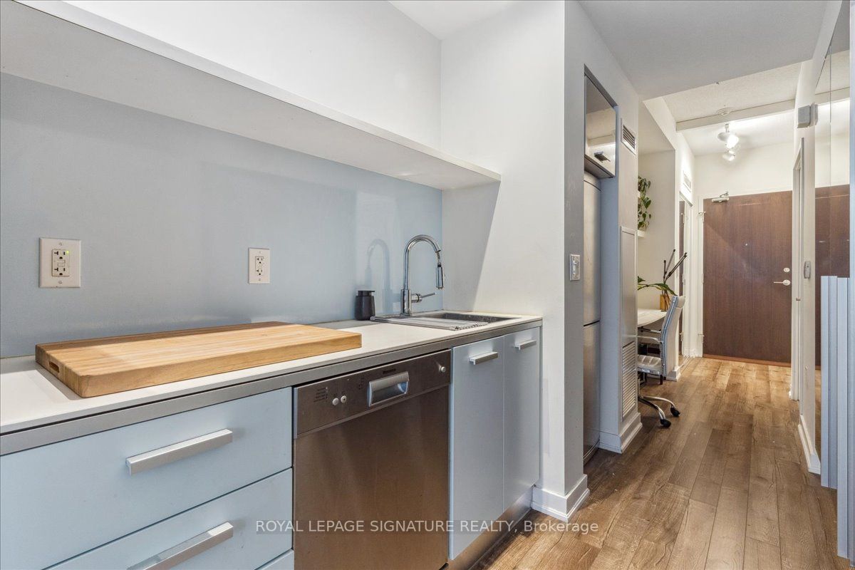 38 Dan Leckie Way, #223