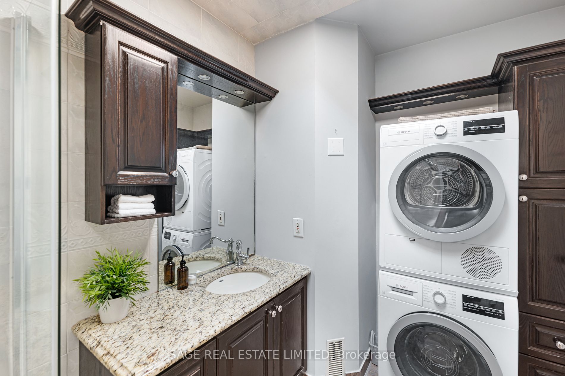 481 Spadina Rd
