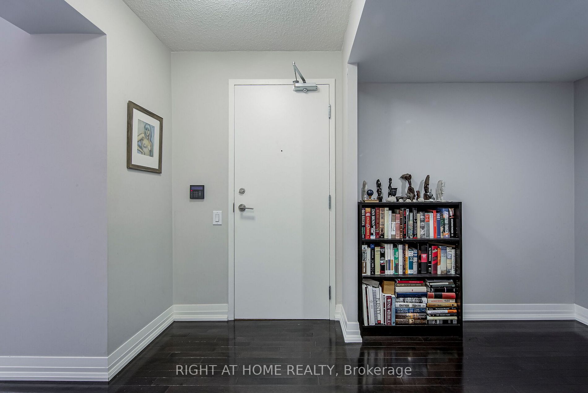 25 Carlton St, #406