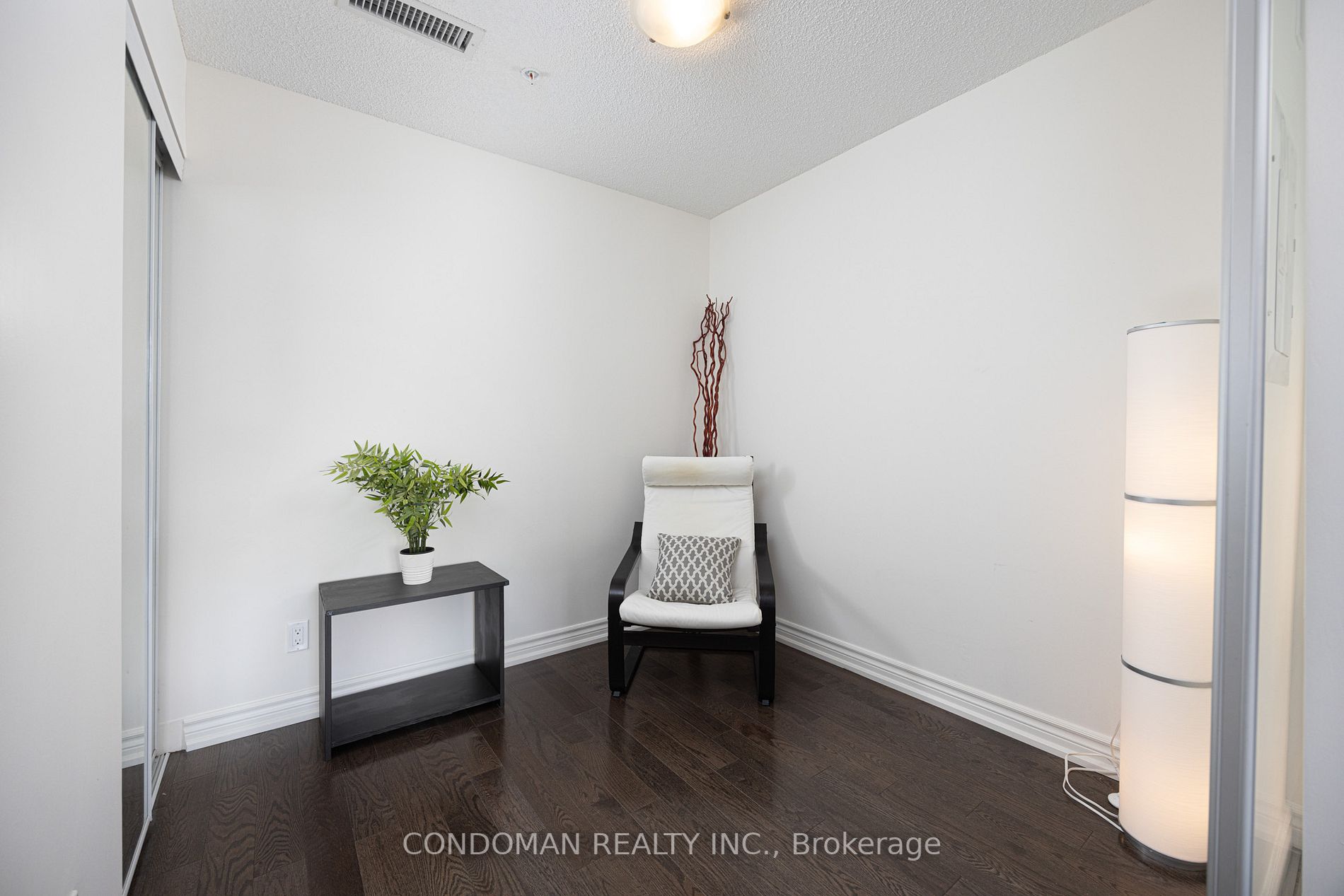 23 Glebe Road W, #515