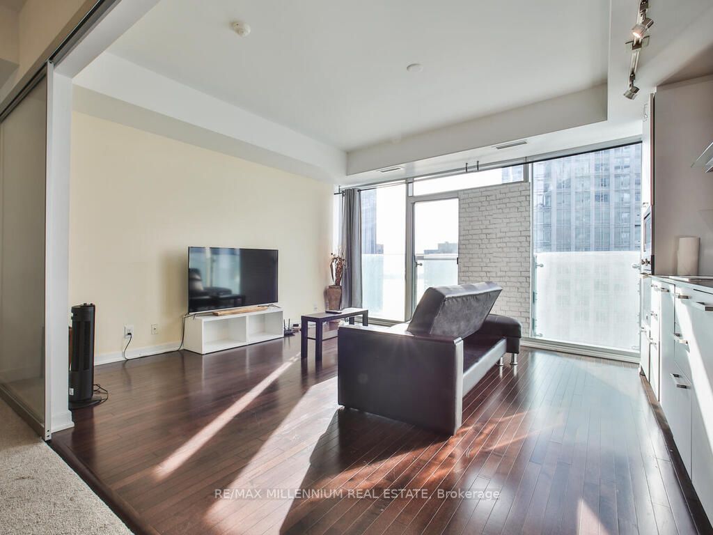 14 York St W, #2804