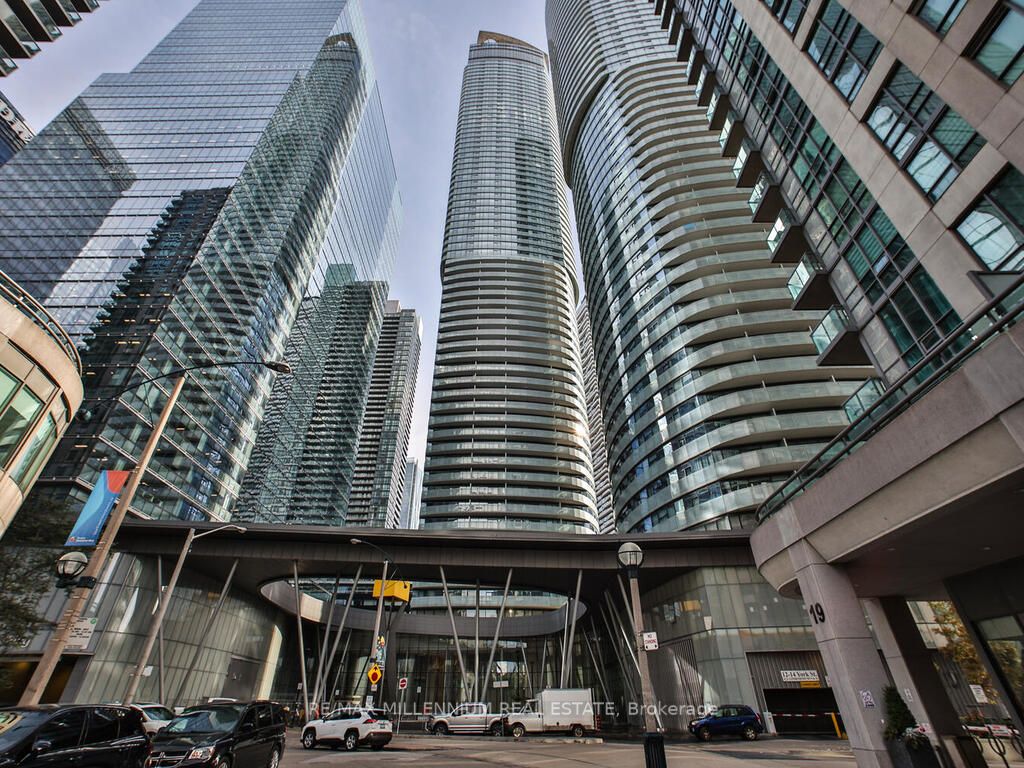 14 York St W, #2804