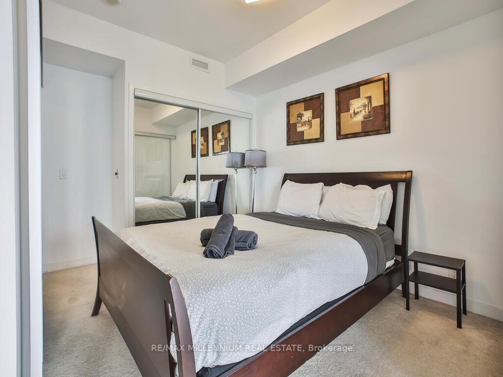 14 York St W, #2804