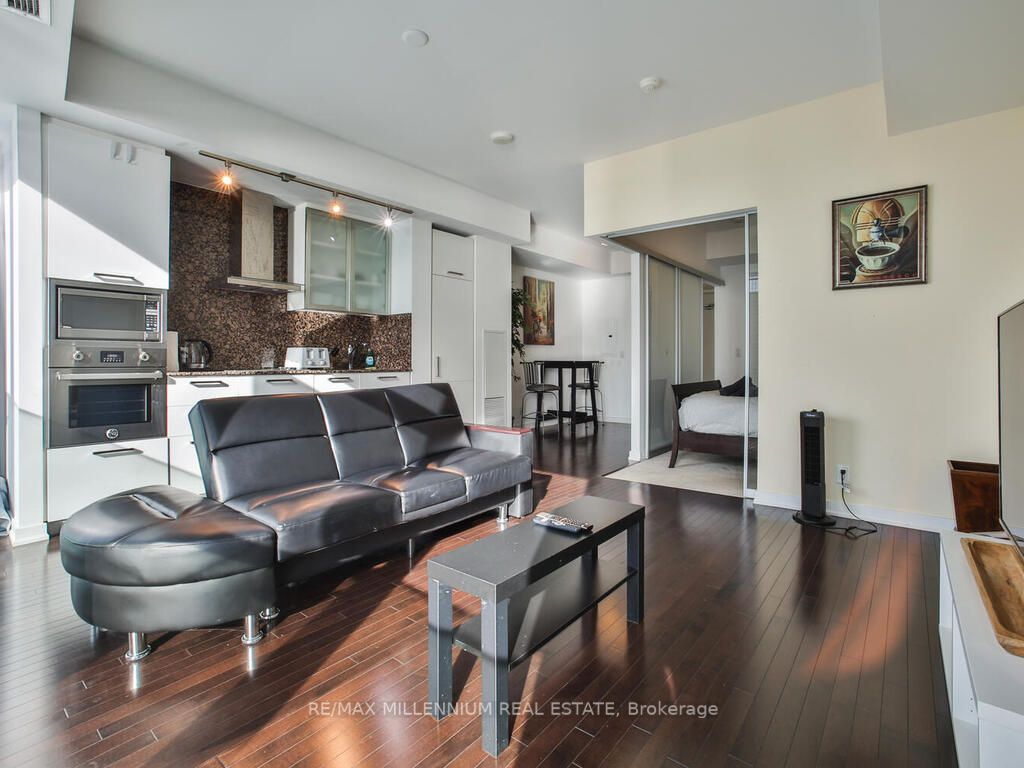14 York St W, #2804