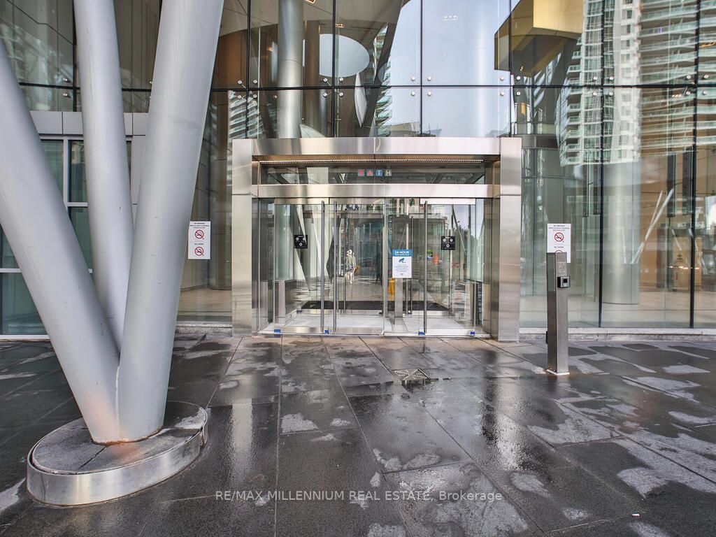 14 York St W, #2804