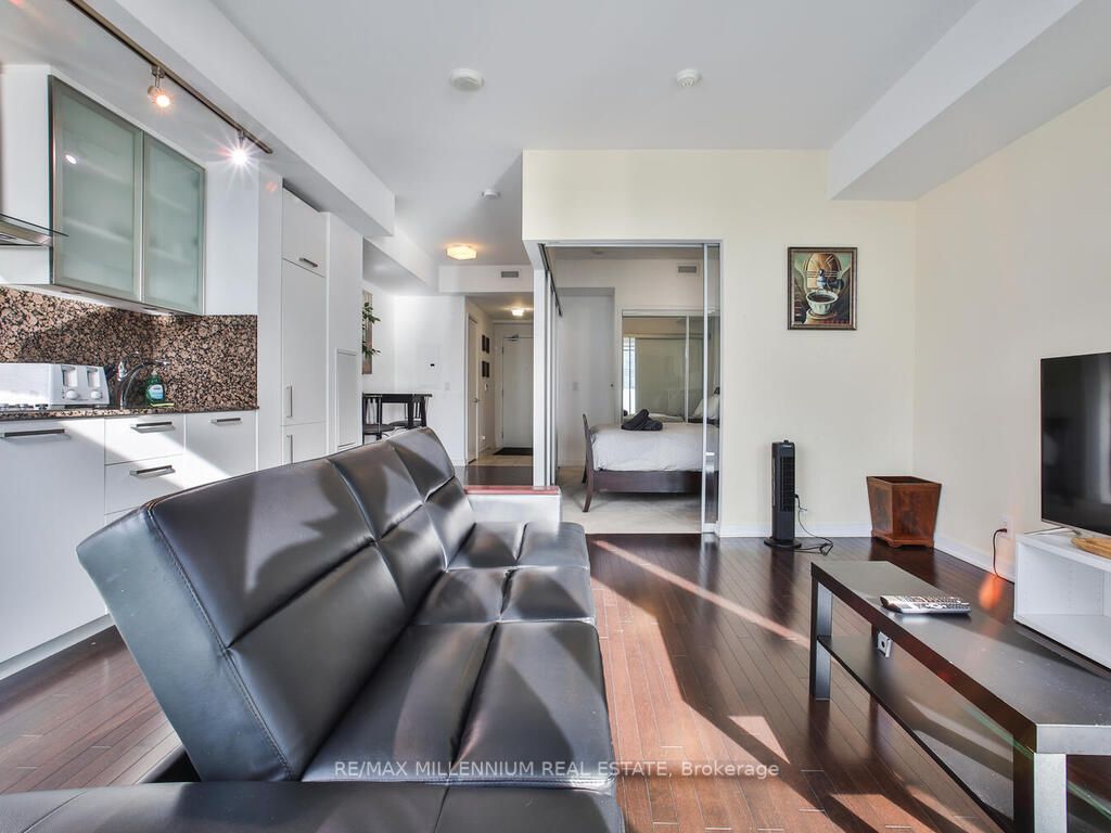 14 York St W, #2804